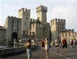 Itálie - Sirmione - městské hradby a hlavní brána