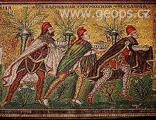 Itálie - Ravenna - bazilika Sant´Apolllinare Nuovo, mozaika tří králů