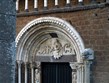 Itálie - Lazio - Tuscania, S.Maria Maggiore, románský, 1050-1206, Madona s dítětem, vlevo Útěk do Egypta, Obětování Izáka, vpravo Agnus Dei