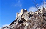 Abruzzy - Itálie - Abruzzy - Rocca Calascio, nejvýše položená pevnost v Apeninách, 10. až 13.století