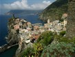 Itálie, Ligurie, Cinque Terre - Vernazza, jedna z 5 vesniček oblasti, hrad z 15.stol. postavený na obranu proti pirátům