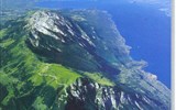 Dolomity - Itálie - Lago di Garda a hřeben Monte Baldo.