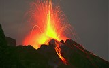 Liparské ostrovy - Itálie - Liparské ostrovy - Stromboli, noční erupce