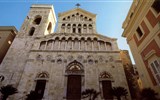 Itálie - Itálie - Sardinie - Cagliari, katedrála z 13.století v pisánském slohu, v 17.století rekonstruována barokně