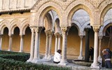 Sicílie - Itálie - Sicílie - Monreale, krajkoví sloupů gotického kláštera, kolem 1200