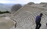 Sicílie - Itálie, Sicílie, Segesta, antické divadlo zbylo z bohatého města